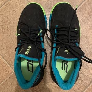 Steph curry under Armour shoes